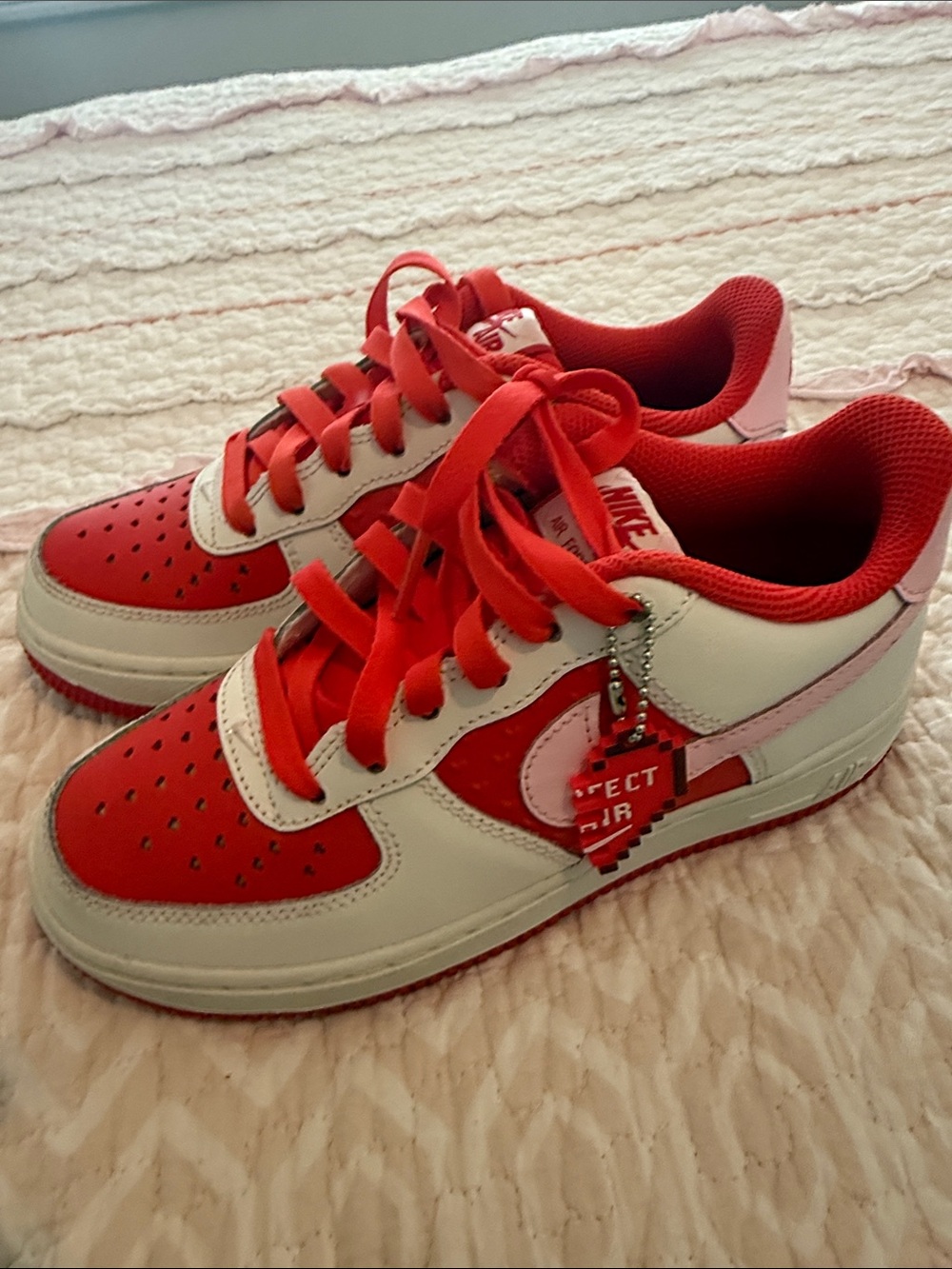 Nike Kids Red & Pink Low-Top Sneakers